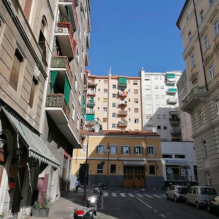 Tana Bianca Trieste Exterior foto